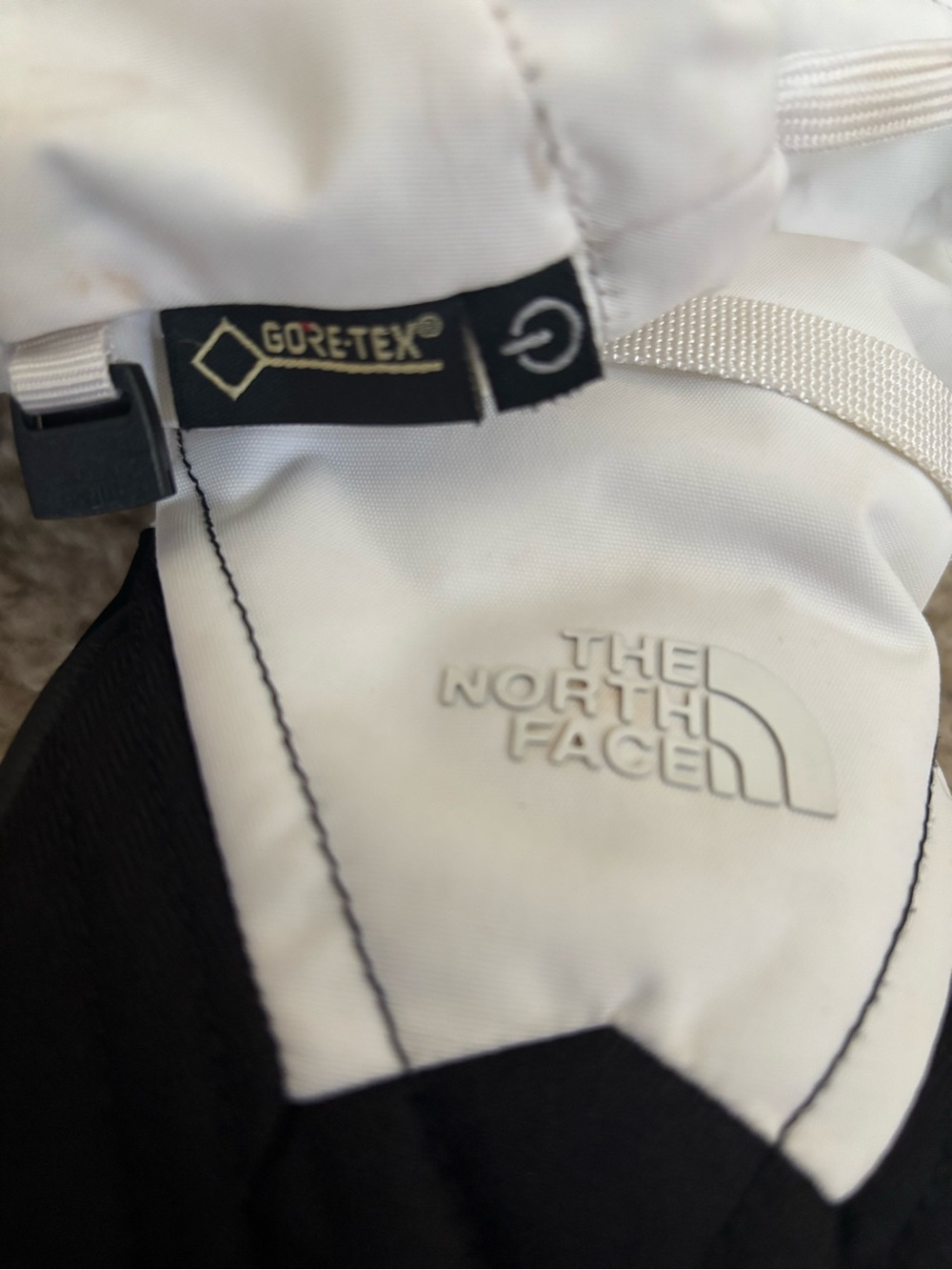 The North Face White and Black Women's Snow Gloves - Picture 4 of 8